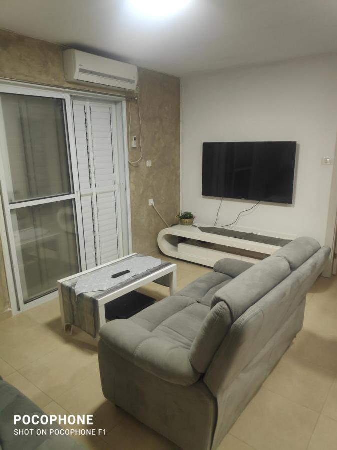 סוויטה של אלון Appartement Arad Buitenkant foto
