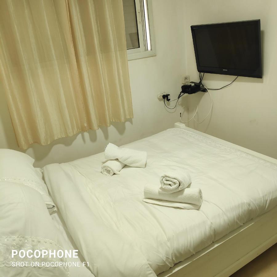 סוויטה של אלון Appartement Arad Buitenkant foto