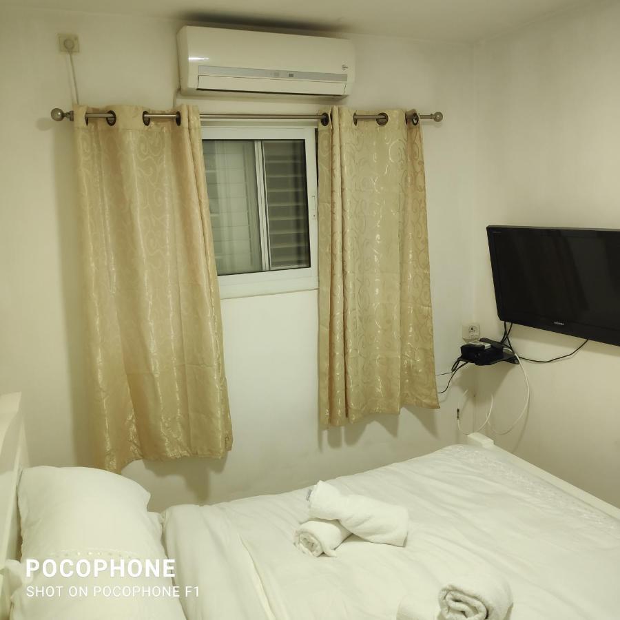 סוויטה של אלון Appartement Arad Buitenkant foto