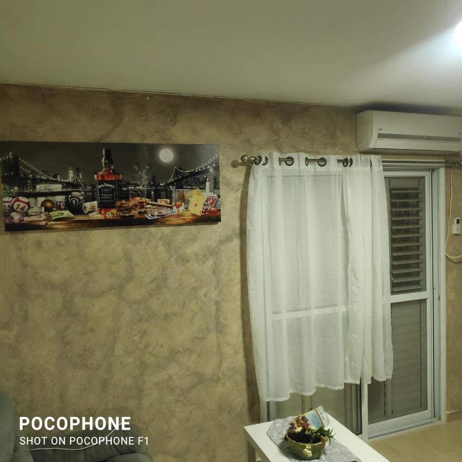 סוויטה של אלון Appartement Arad Buitenkant foto